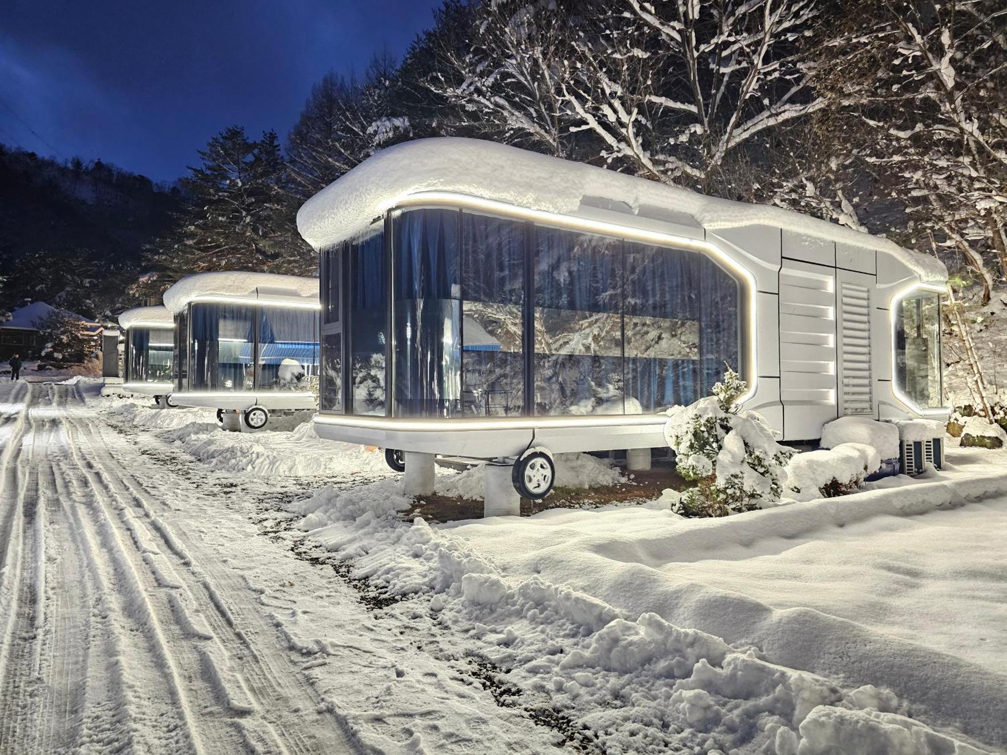 Galaxy X Hotel Type Caravan Glamping & Pension Pyeongchang Exteriör bild